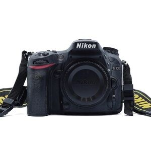 Nikon D7100 Black DSLR Camera